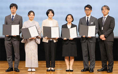 左から矢可部先生、広瀬先生、高木先生、宇野先生、井原先生、前田選考委員長