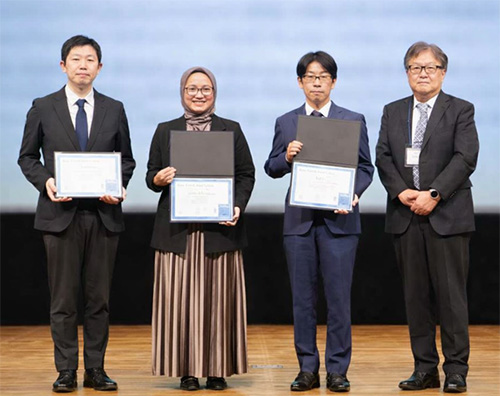 左から森先生、Khairinisa（カイリニサ）先生、小瀬先生、葛谷編集委員長
